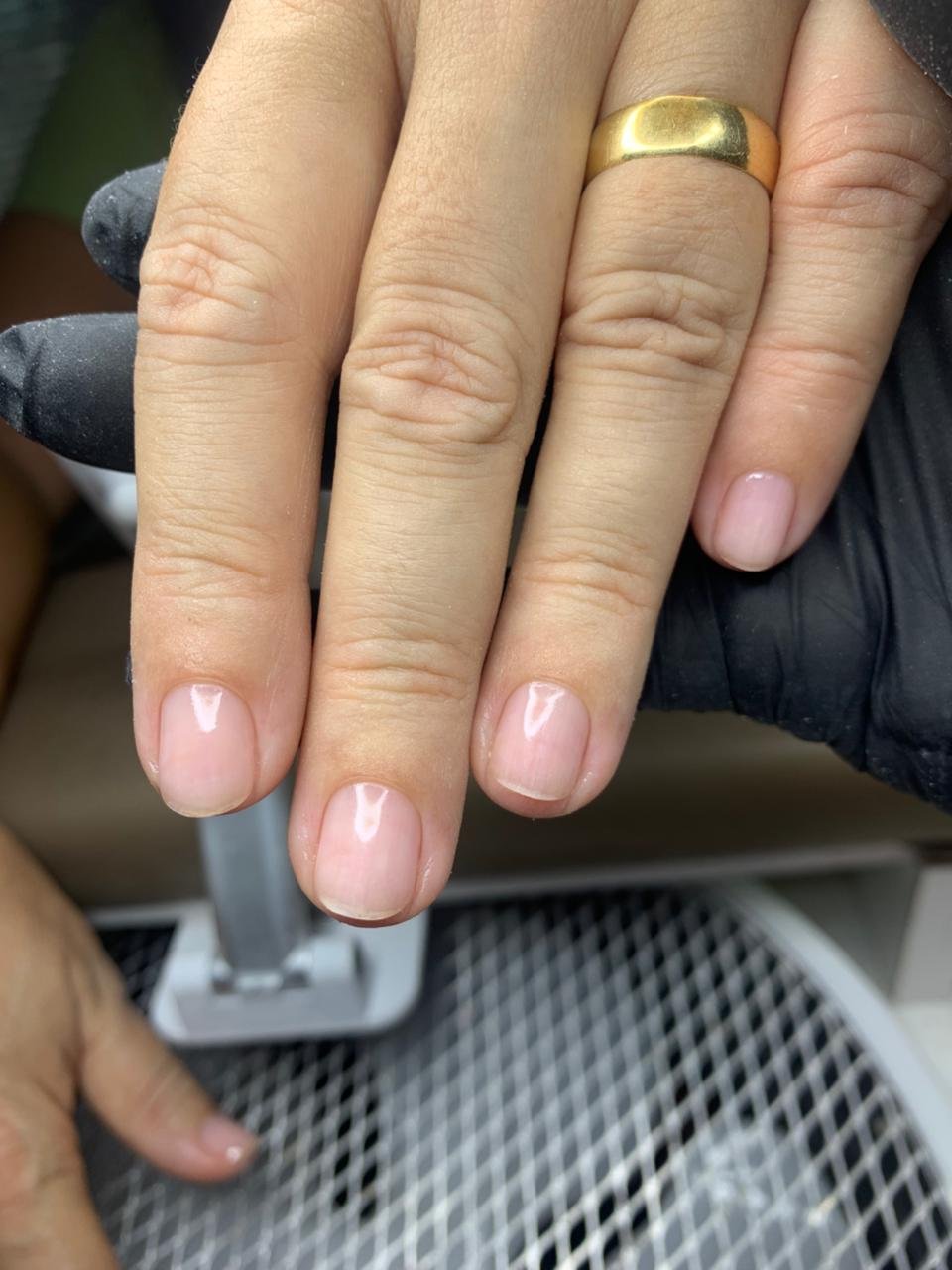 Remoção segura de alongamento de unhas